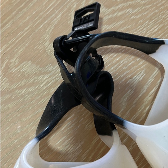 TYR Hydroblade Swim Fins - 2025, Black/White, Size XXL Men 12-14, NWT - Picture 4 of 7